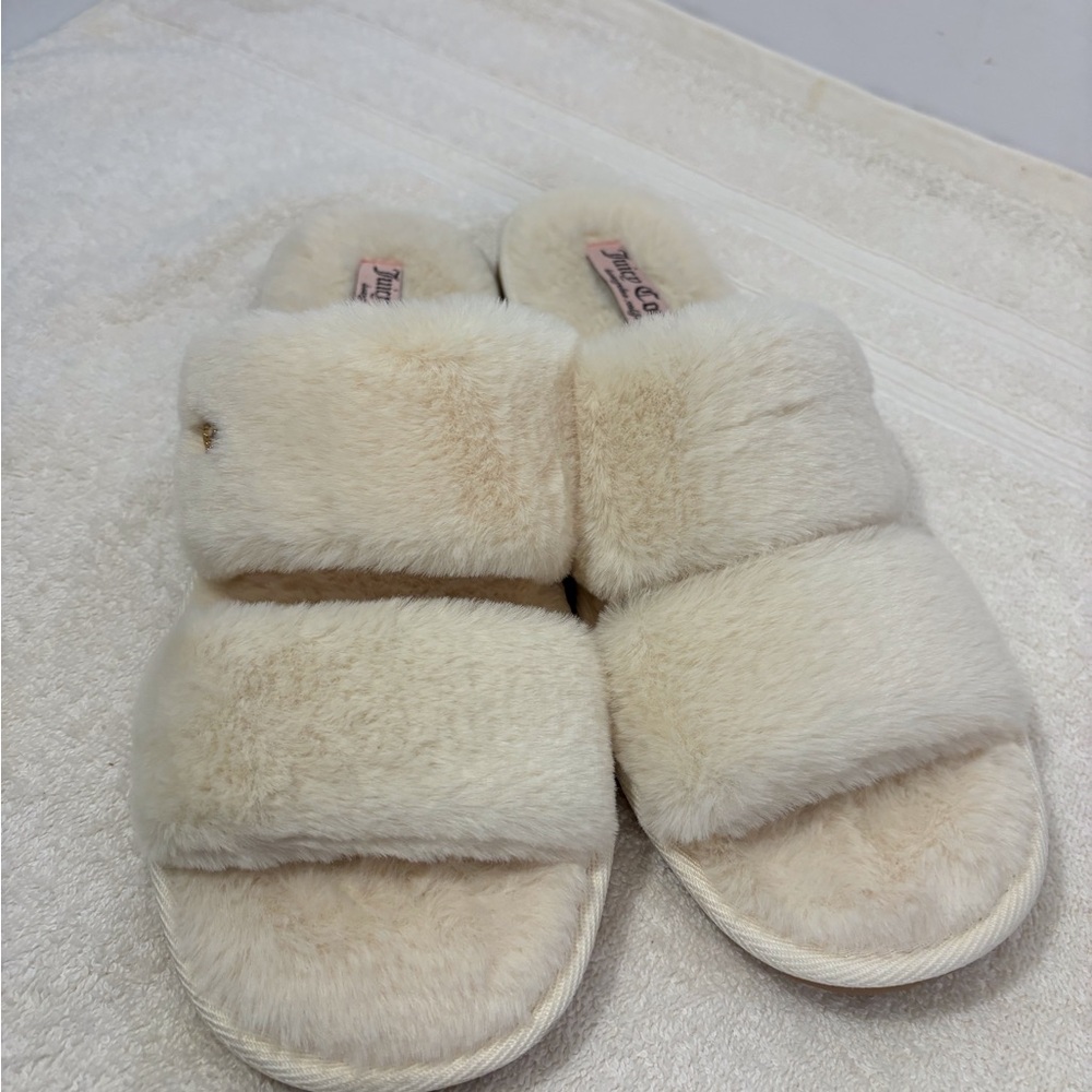 Juicy Couture Fuzzy Soft Cream Swirl Classic Slippers 9/10 Faux Fur Upper/lining